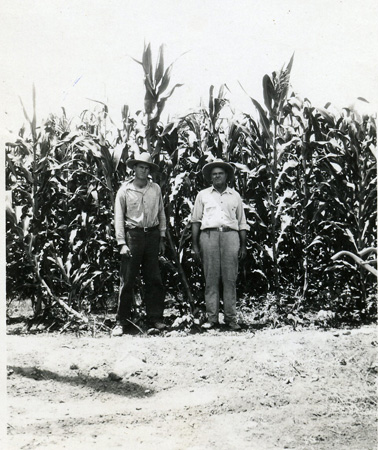 1920s_AdronBumgarnerAndDadGusByCornField