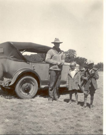 1920s_Late_AdronRayAndFayByCar