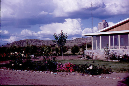 1965_10_00_AdronGladysHouseInGila