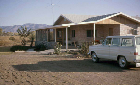 1965_10_00_AdronGladysHouseInGilaAndWagoneer