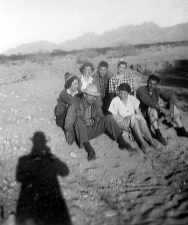 1942_00_00_GrayFamilyPicnic_003