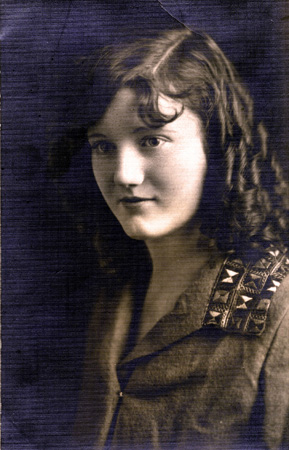 1925_ElwaBumgarnerGradPic