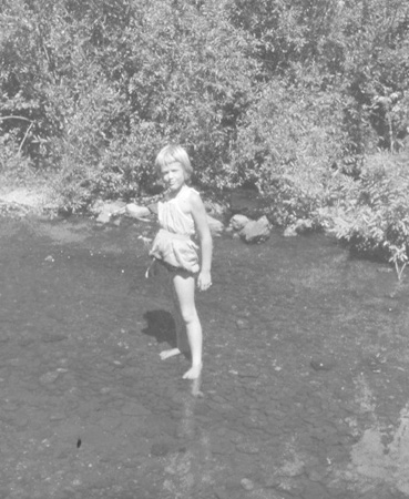 1959_00_00_Carol in creek