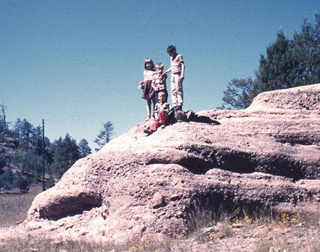 1962_03_00_HilleyKidsOnRock_001