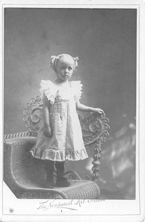 1903ish-Coalson-GladysAsLittleGirl