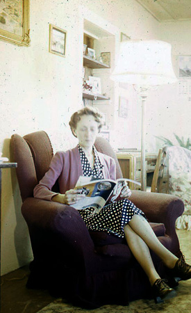 1940s_GrandmaGladysReading