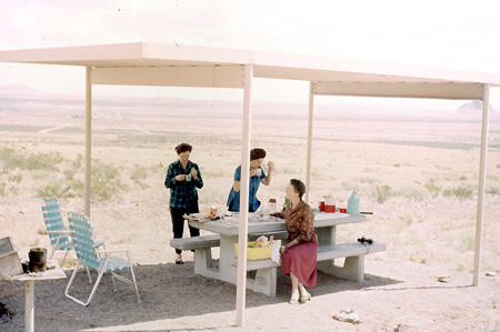 1962_00_00_62ish-GrandmaB-Belva-Elwa-Picnic