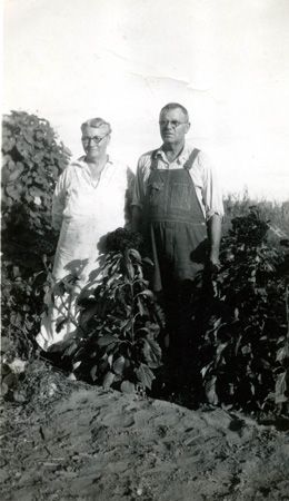 1930s_ErdeaneAndGusBumgarner