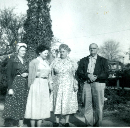1940s_GusBumgarnerWithBAndEAndIvadeane