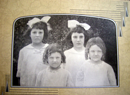 1918ish_MabelMaeBelvaElwaBumgarner