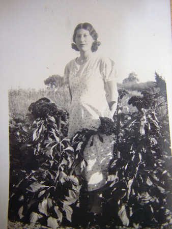 1920s_Guess_MaeBumgarnerInPlants