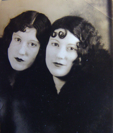 1920s_MaeAndMabelBumgarner_001