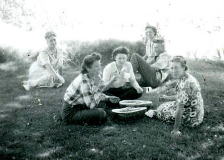 1951_Guess_IvadeaneBelvaElwaGladysAdronMae