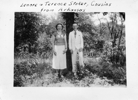 1930s_LenoreAndTerenceStoker_RaysCousins