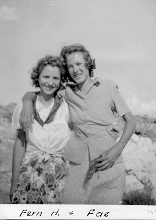 1940s_FaeAndFriendFern_TortugasMtn_2